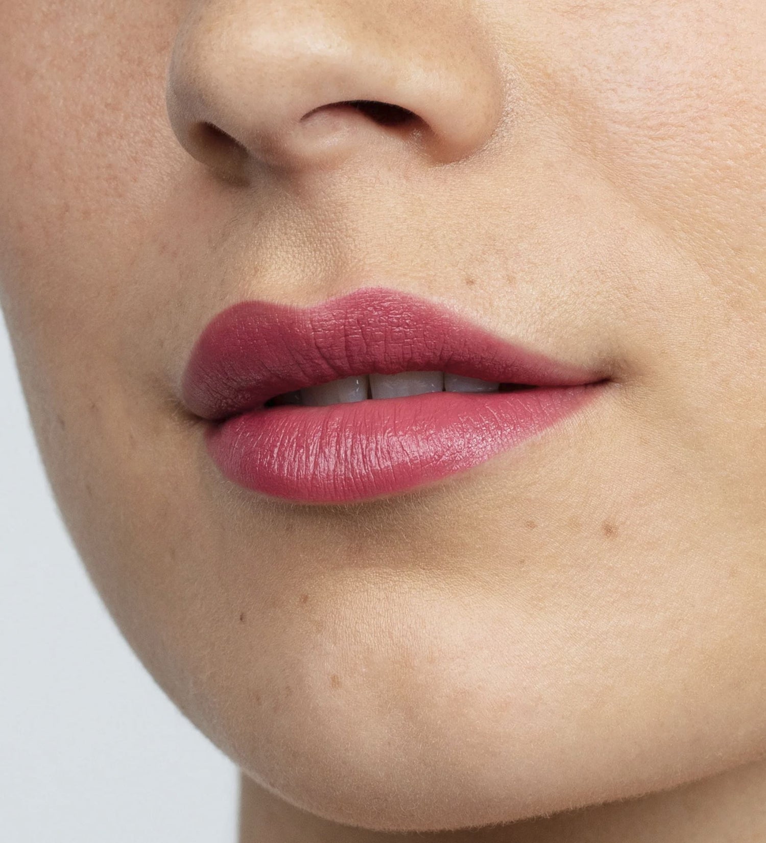 ANTIPODES Moisture-Boost Natural Lipstick - Remarkably Red
