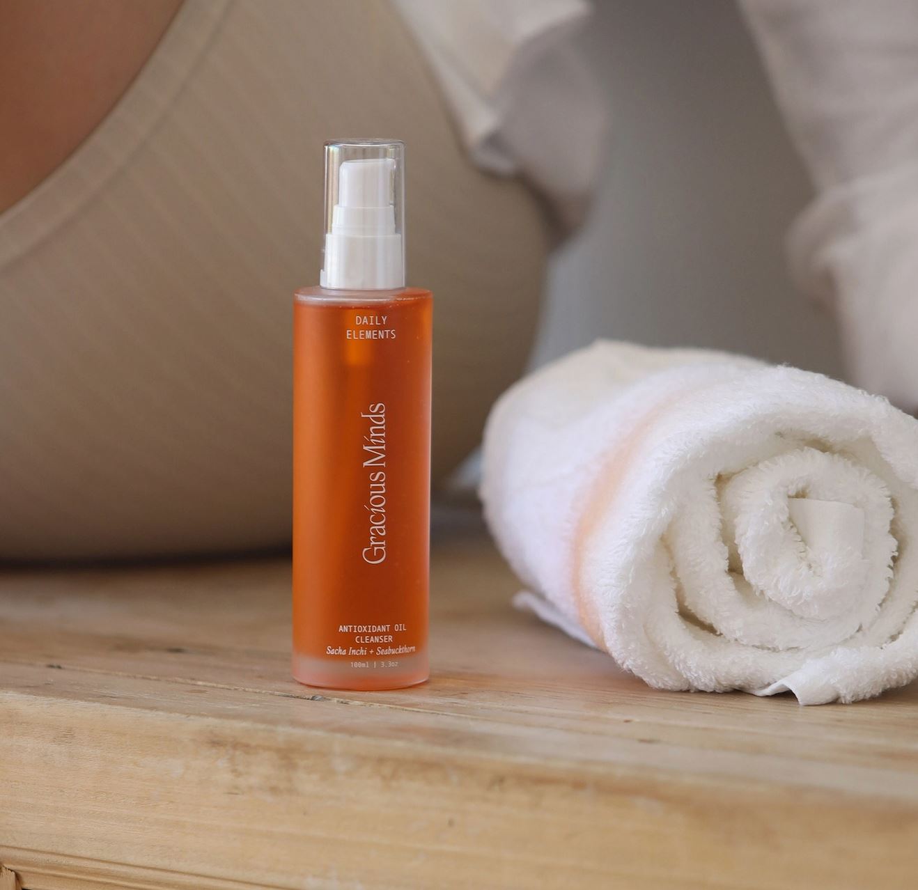 GRACIOUS MINDS Daily Elements Oil To Milk Cleanser