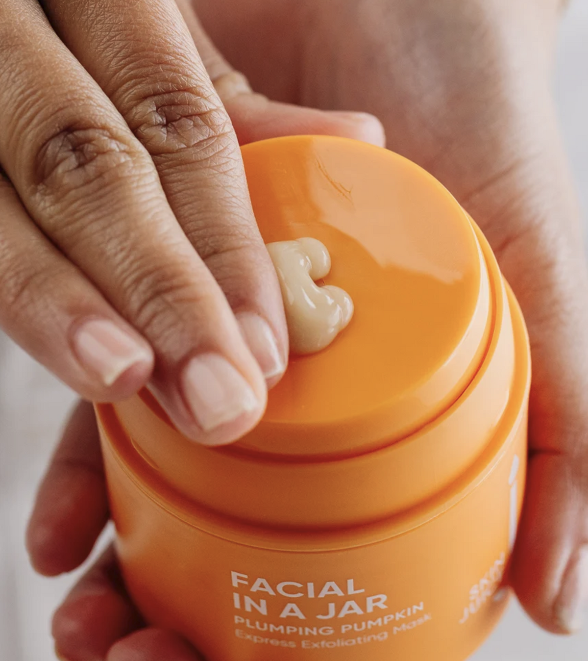 SKIN JUICE Facial In A Jar | Exfoliating Mask