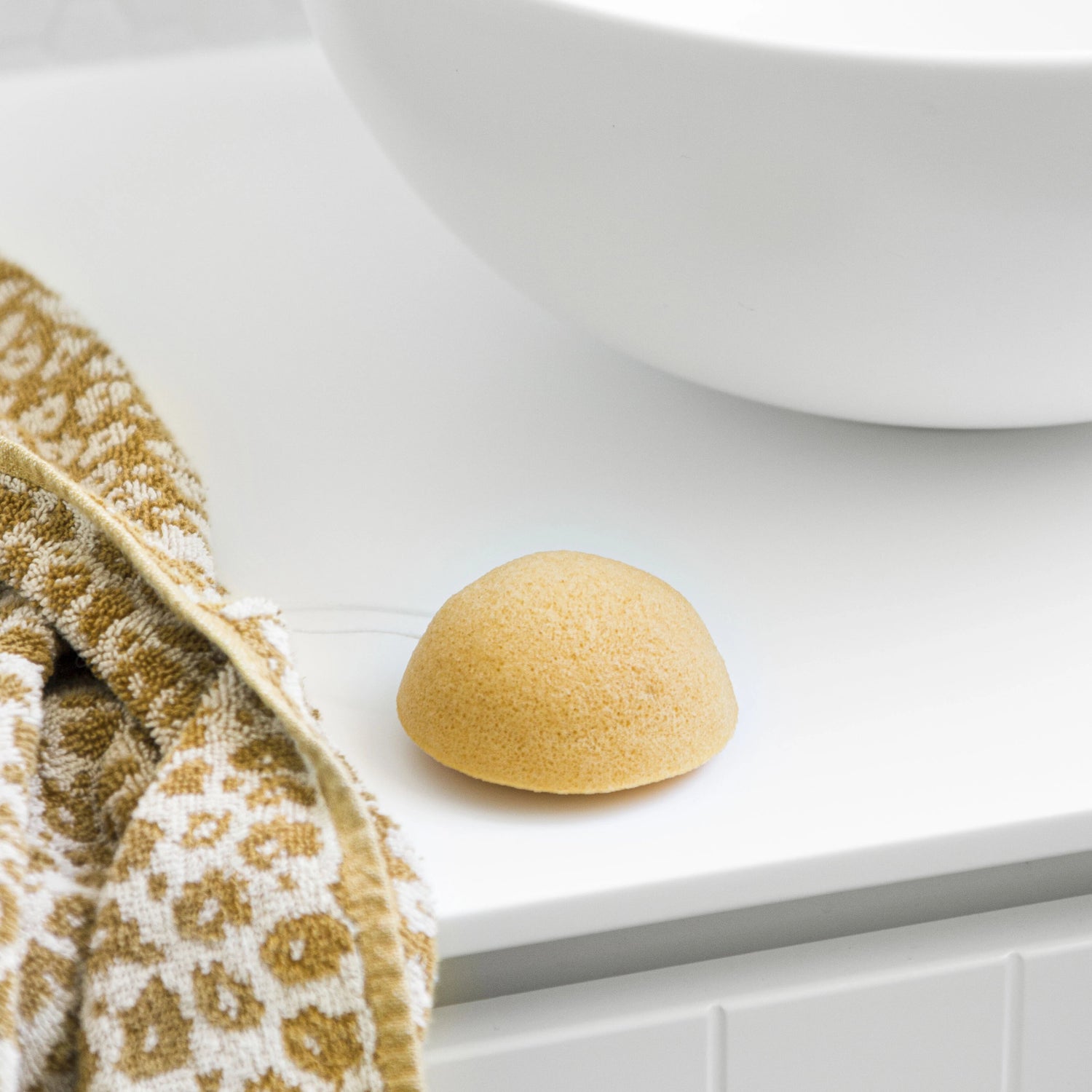 Ever Eco Konjac Facial Sponge - Brighten & Refine - Lavender Living